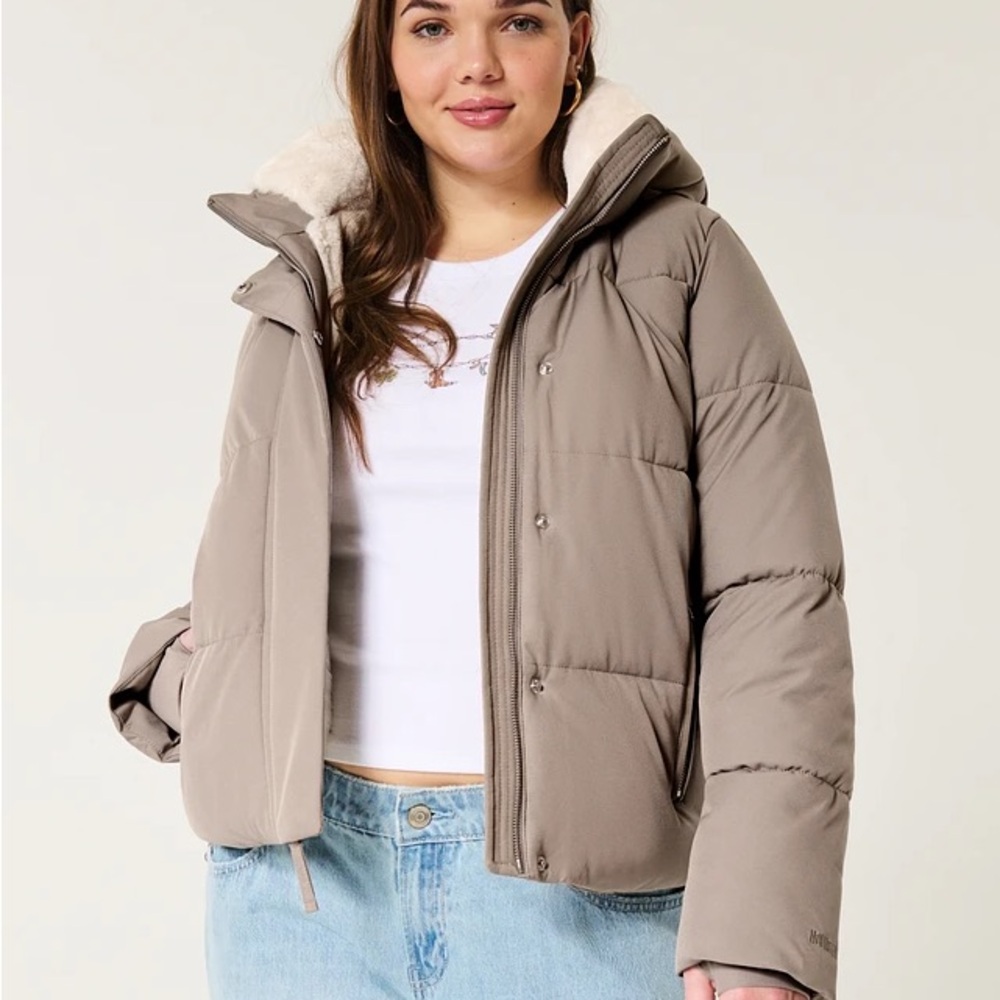 Hollister Women's All-Weather Taupe Puffer Jacket